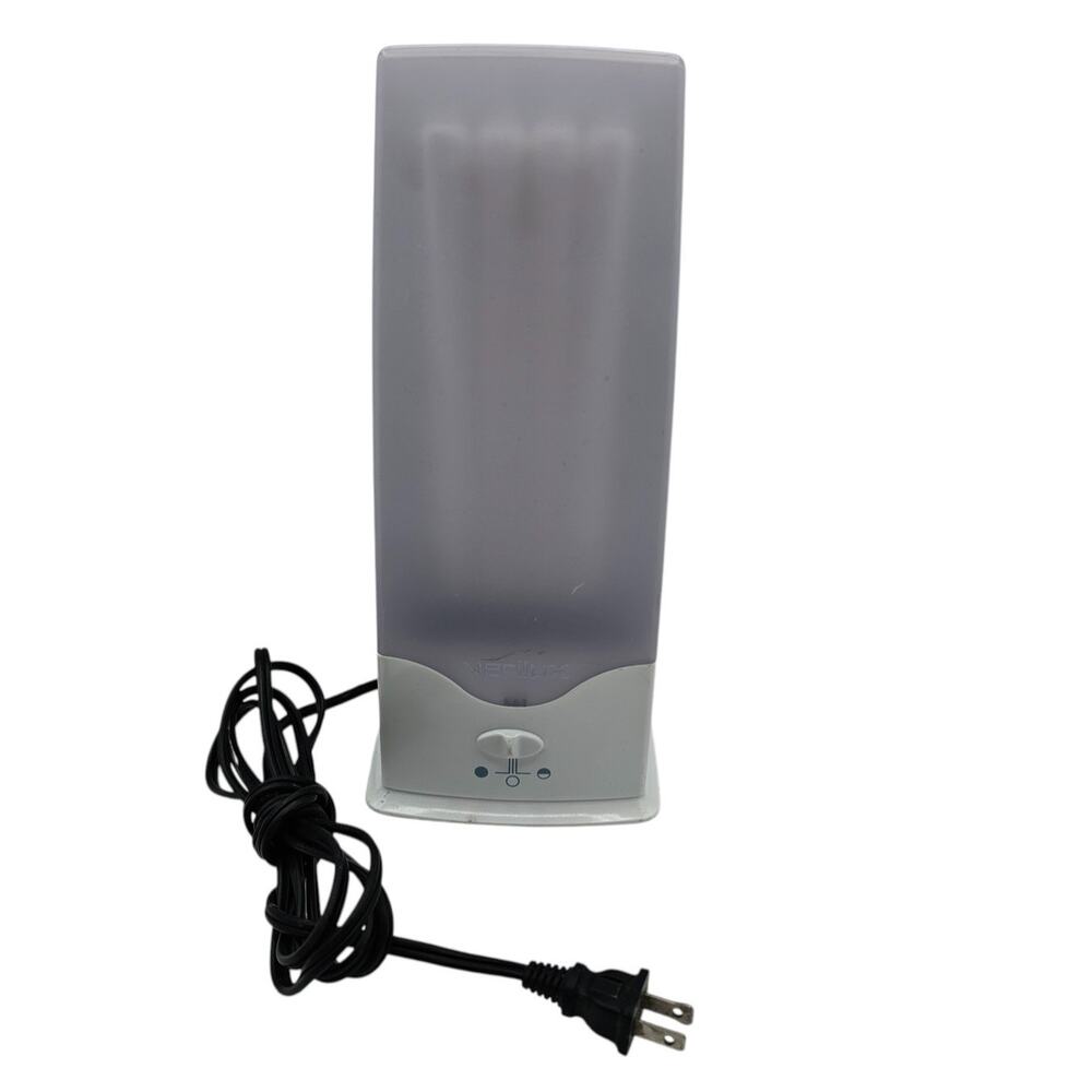 Verilux Happy Light 6000 VT05 Energy Lamp Portable White Pre-owned Sunlight lamp